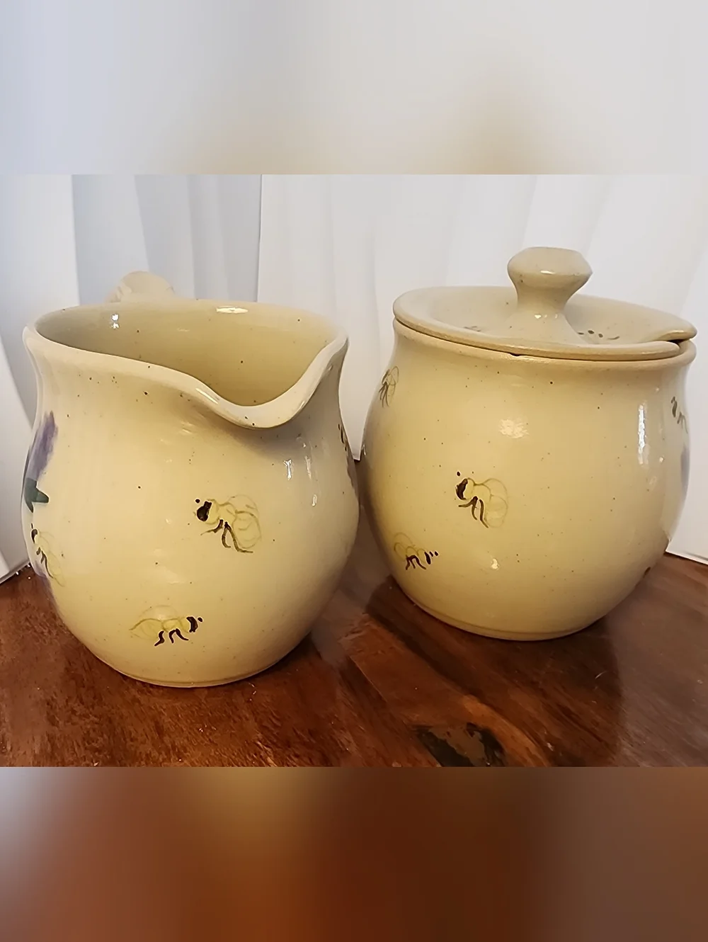 Art Pottery Honey Pot Hand Painted Bees & Lavendar Signed Jam Jar & Creamer - Picture 3 of 6